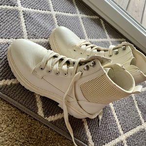 Indigo Off White Combat Boots 8.5 Women